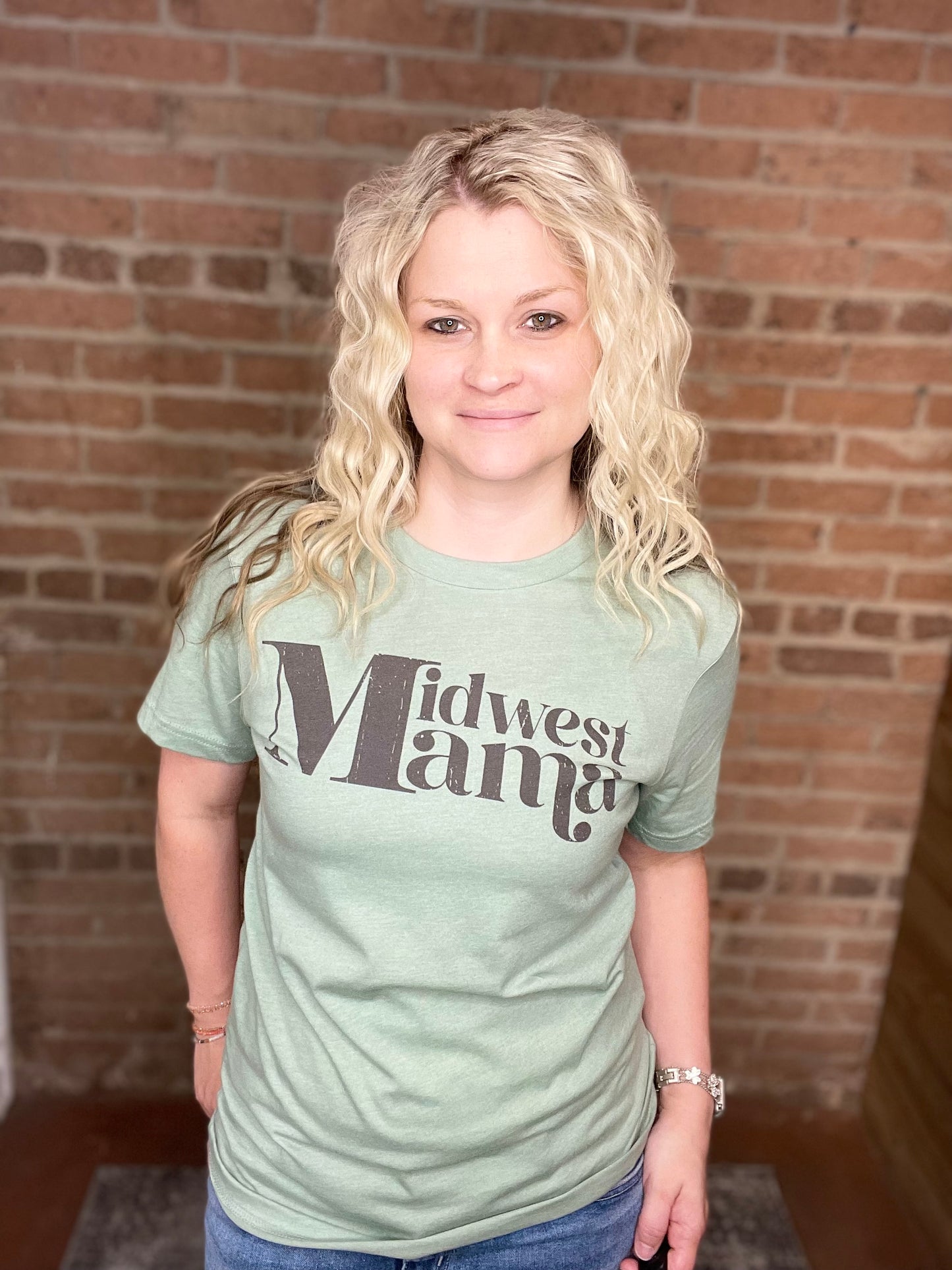 Midwest Mama Graphic Tee